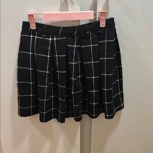 Hot Topic Black and White Pleated Mini Skater Skirt